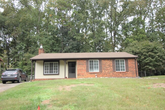 8200 Mahogany Dr