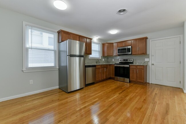 19 Fuller St, Unit 3 in Boston, MA - Building Photo - Building Photo