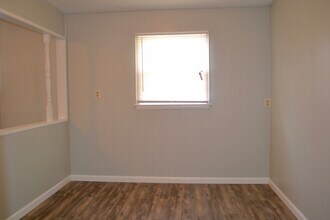 2546 N Salina Ave in Wichita, KS - Building Photo - Building Photo