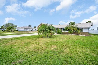 4001 Topsail Trail in New Port Richey, FL - Building Photo - Building Photo