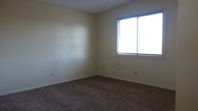 1239 E Concorda Dr in Tempe, AZ - Foto de edificio - Building Photo