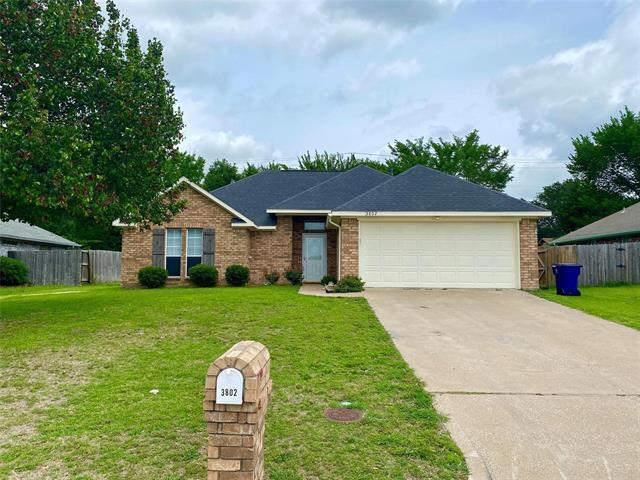 3802 Stanford St in Greenville, TX - Foto de edificio