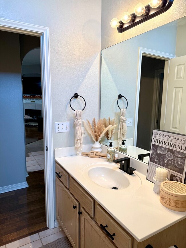 1353 Pecan Ridge in New Braunfels, TX - Building Photo - Building Photo