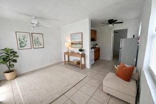 5731 Flagler Street # 3, Unit # 1 in Hollywood, FL - Building Photo