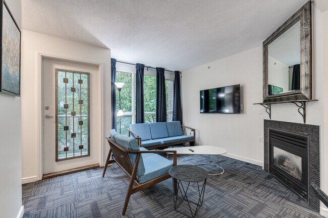 887 Helmcken St in Vancouver, BC - Building Photo - Building Photo