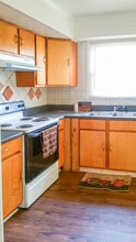 1811 Owens Ct in Hopewell, VA - Foto de edificio - Building Photo