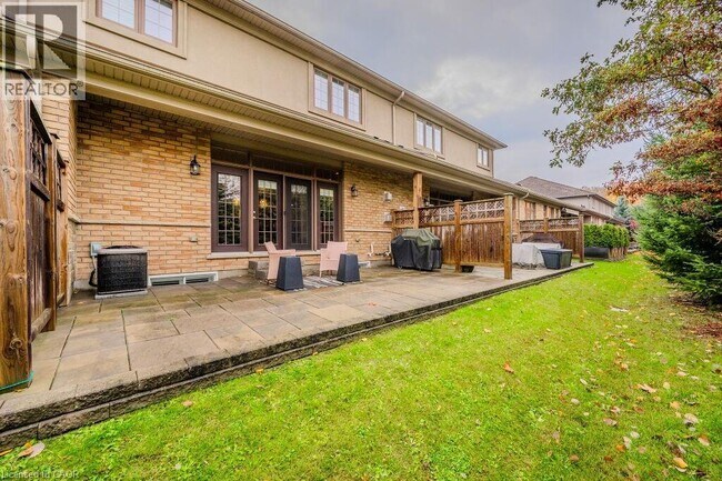 435 Winchester Dr in Waterloo, ON - Building Photo - Building Photo