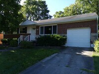 1063 Thunderbird Ave