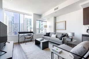 526 Yale Ave N in Seattle, WA - Building Photo
