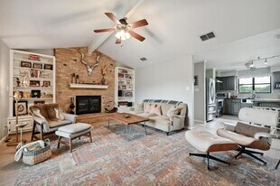 9209 Rock Way Dr in Austin, TX - Building Photo