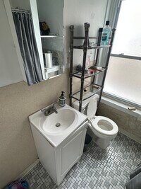 206 Ripka St, Unit Second Floor photo'