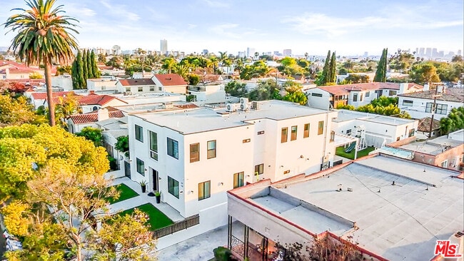 535 N Formosa Ave in Los Angeles, CA - Building Photo - Building Photo
