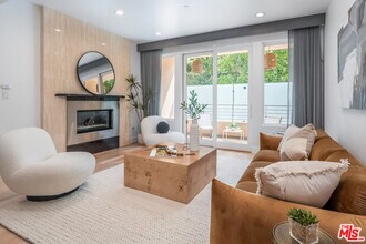 1318 S Roxbury Dr in Los Angeles, CA - Building Photo - Building Photo