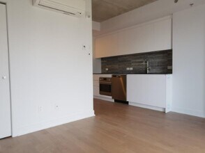 2300 Rue Tupper Rue in Montréal, QC - Building Photo - Building Photo
