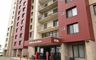 8330 E Jefferson Ave in Detroit, MI - Building Photo