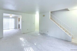 64 Sundridge Dr in Buffalo, NY - Building Photo - Building Photo