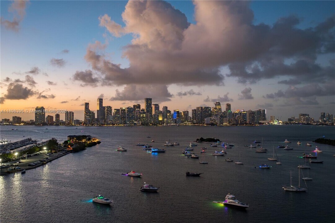 3132 NW 43rd St in Miami, FL - Building Photo