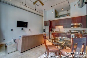 831 S Flores St in San Antonio, TX - Building Photo - Building Photo