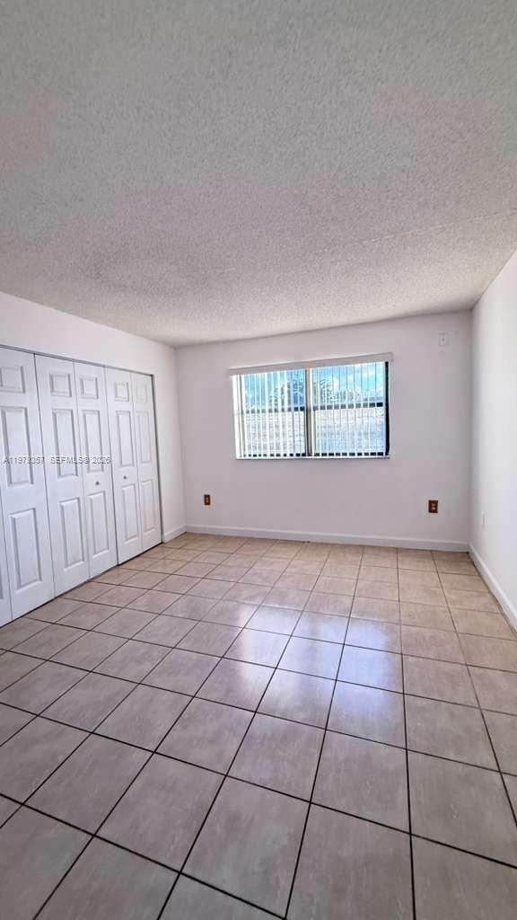 7100 NW 179th St in Hialeah, FL - Building Photo - Building Photo