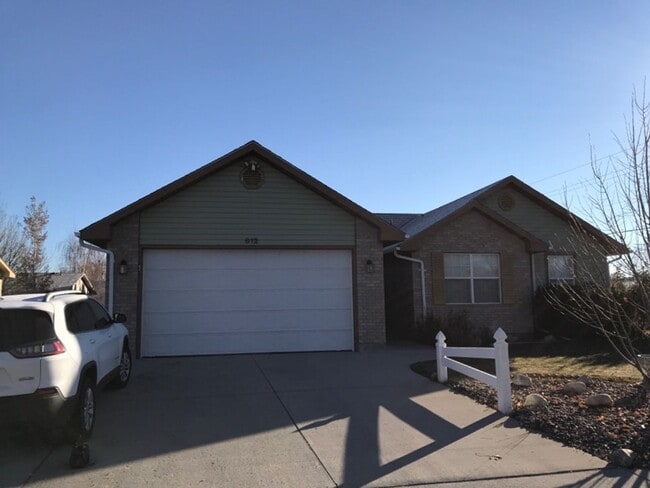 property at 612 Navajo Loop