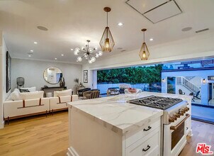 1524 N Sierra Bonita Ave in Los Angeles, CA - Building Photo - Building Photo