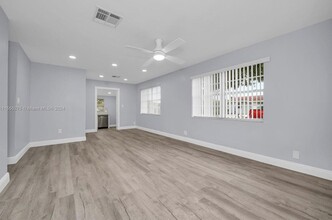 145 SW 13th Ave in Delray Beach, FL - Building Photo - Building Photo