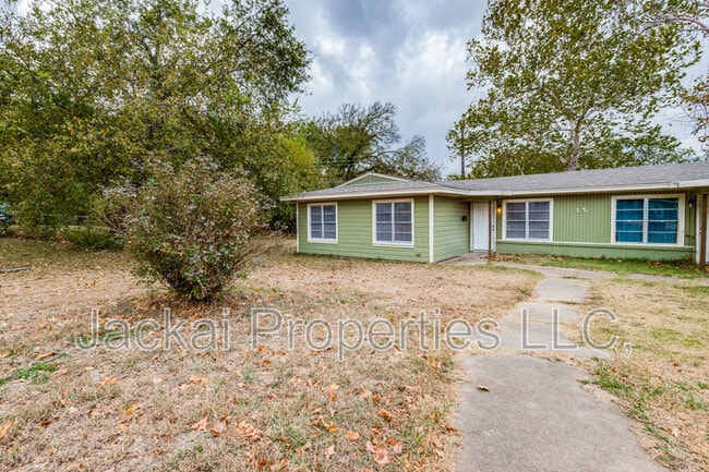 property at 15 MacArthur Dr