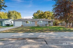 680 W Mendi Pl in Kuna, ID - Building Photo