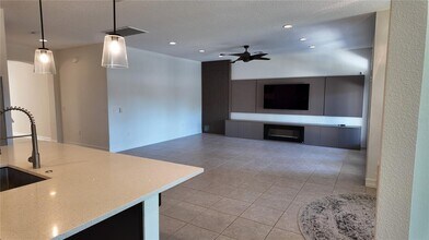 8764 Lookout Pointe Dr in Windermere, FL - Building Photo - Building Photo