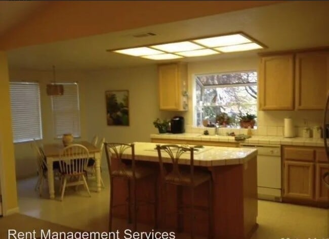 1000 Teal Ct in Auburn, CA - Building Photo - Building Photo