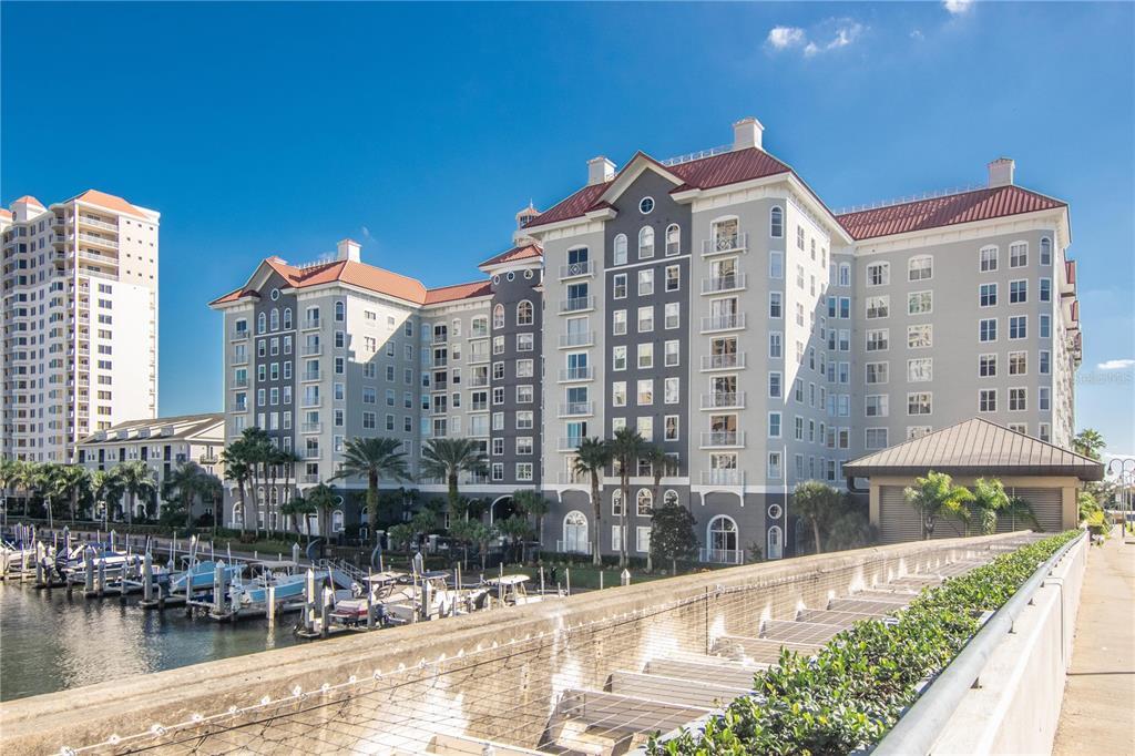 700 S Harbour Island Blvd in Tampa, FL - Building Photo