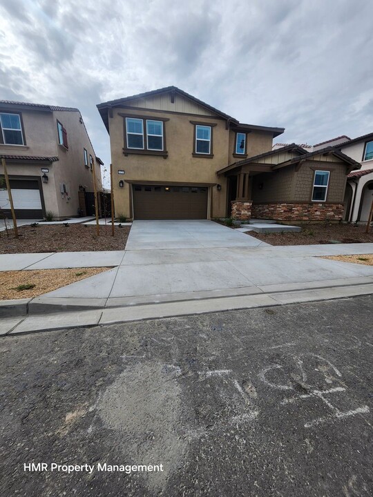 16739 Camphor St in Fontana, CA - Building Photo