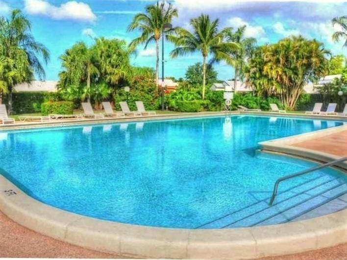 8415 Red Wagon Ln in Boca Raton, FL - Building Photo