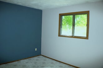 201 7th Ave SE in Rugby, ND - Building Photo - Building Photo