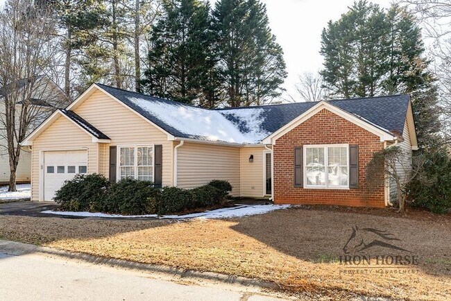 345 Spring Lake Ct in Athens, GA - Building Photo - Building Photo