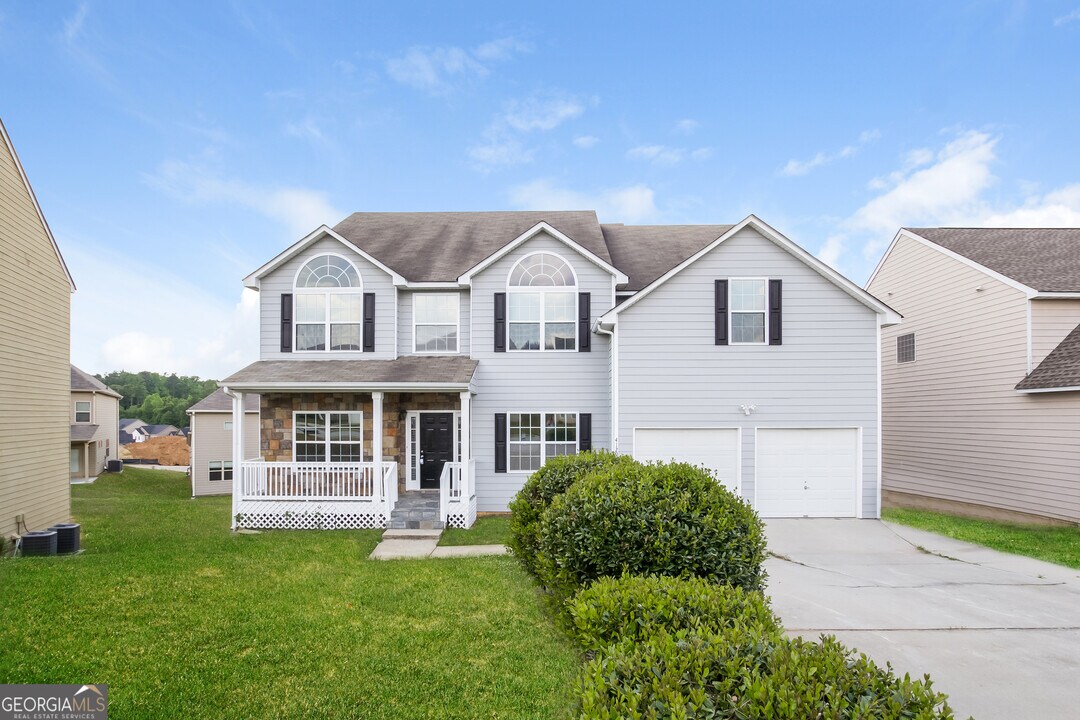 4129 Eldon Dr in Fairburn, GA - Building Photo