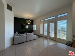 150 S San Fernando Blvd in Burbank, CA - Building Photo - Building Photo