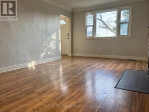 678 Oxford St E in London, ON - Building Photo - Building Photo