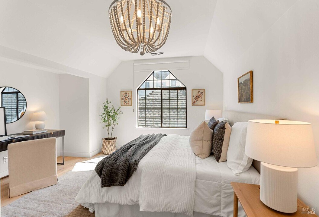93 Ashford Ave in Mill Valley, CA - Building Photo