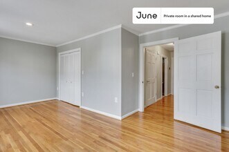Private bedroom in 7 bed/4 bath Home in Washington, DC - Building Photo - Building Photo
