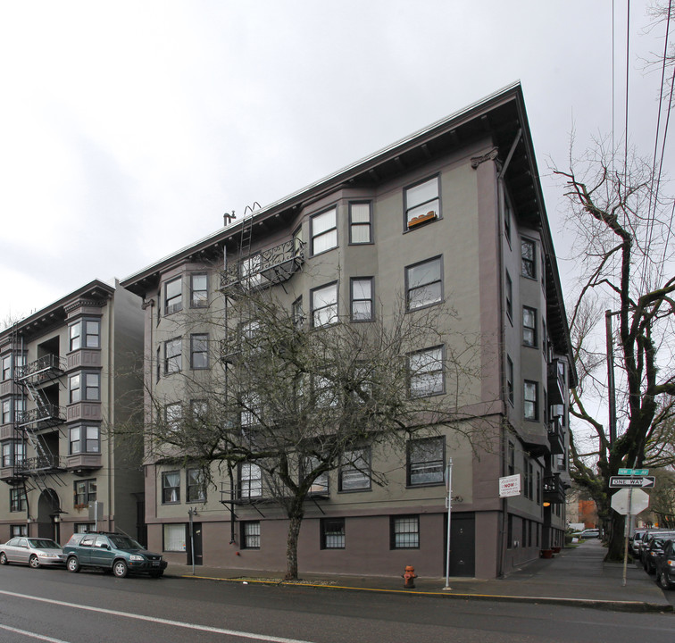 Chetopa Apartments in Portland, OR - Foto de edificio