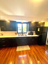 8 Harris St, Unit 2 in Auburn, ME - Building Photo - Building Photo