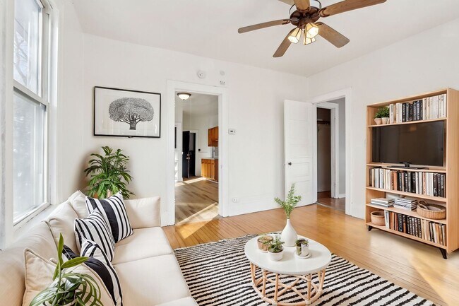 property at 1819 N Pulaski St