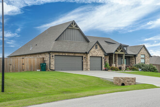 1908 E 45th St in Tulsa, OK - Building Photo - Building Photo