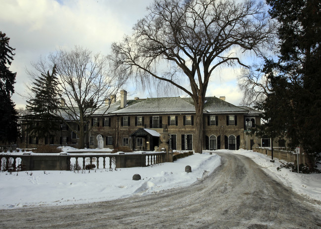 Glendon Residence in Toronto, ON - Building Photo - Primary Photo