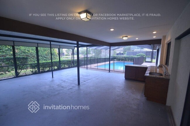 475 Forest Park Rd in Oldsmar, FL - Foto de edificio - Building Photo