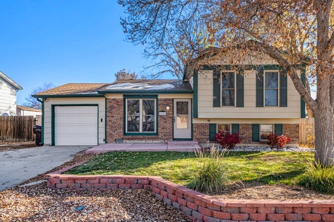 property at 1840 Elmwood St