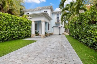 2930 Catalina St in Miami, FL - Building Photo