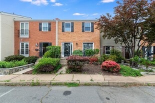 3316 Ardley Ct in Falls Church, VA - Building Photo