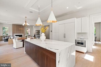 5022 Cathedral Ave NW in Washington, DC - Building Photo - Building Photo